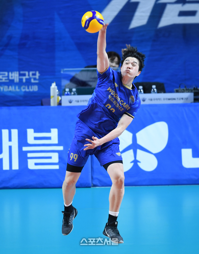 [포토] 김지한 ‘강력한 스파이크 서브’
