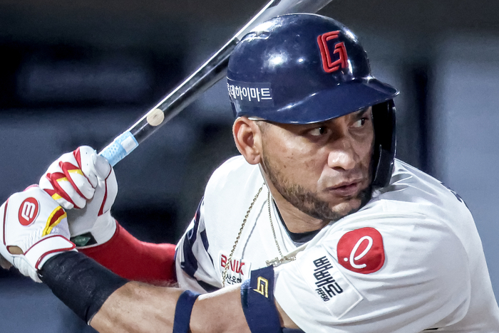 레이예스가 타격에 임하고 있다. 사진 | 롯데 자이언츠