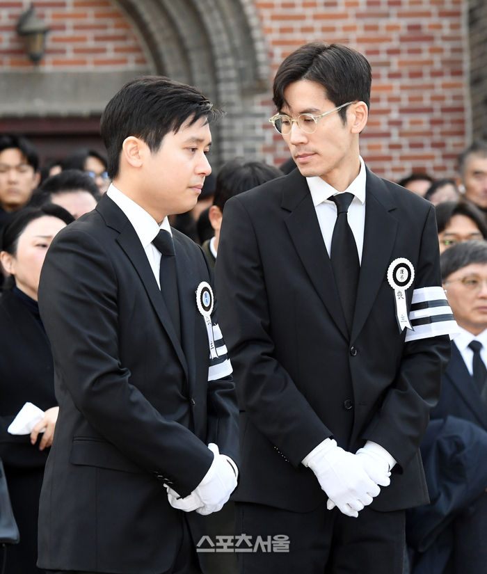 [포토]故 안성기의 유가족 안다빈-안필립 작가