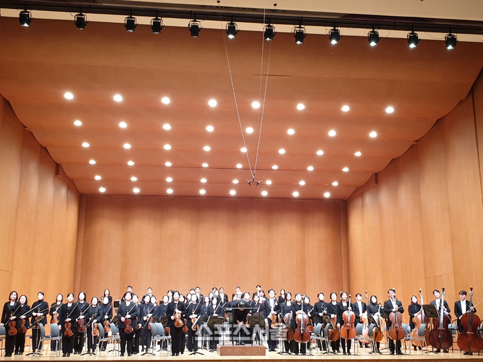 2026년 신년음악회를 마친 원주시립교향악단은 올해도 어김없이 원주시민들의 뜨거운 사랑을 받으며 성장할 것으로 기대된다. 