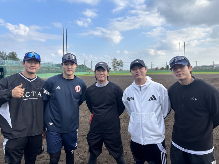 ‘FA 영입 보람있네’ 두산 박찬호, 후배들 위해 ‘통 크게’ 쐈다…오키나와 미니캠프 진행 [SS시선집중]