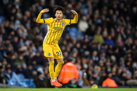 ‘박지성이 닦은 길’ 日미토마가 잇나…“맨유서 영입 관심, 골 넣는 윙어 집중”