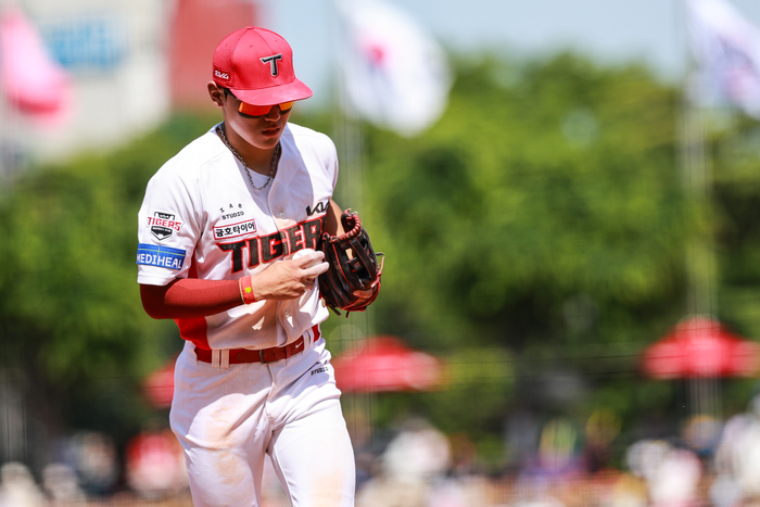 KIA 김도영이 광주-기아 챔피언스 필드에서 열린 2025 KBO리그 두산전에서 3루 수비를 소화하고 있다. 사진 | KIA 타이거즈