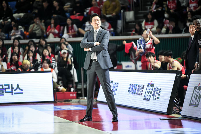 ‘삼성 외곽포에 무릎’ 전희철 감독 “상대가 너무 잘했지만, 결국 우리가 못 막은 것” [SS잠실in]