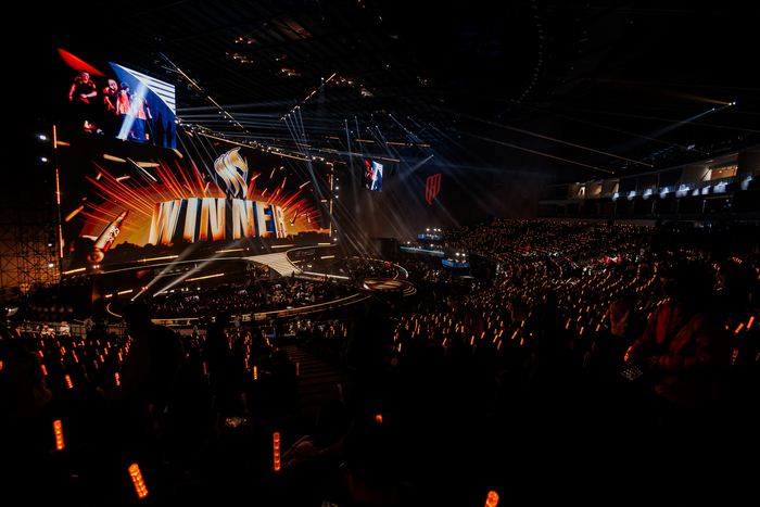 중국 쓰촨성 청두에서 열린 ‘CFS 2025 그랜드 파이널’ 결승전에서 전통 강호 올 게이머스가 우승을 차지했다. 사진 | 스마일게이트