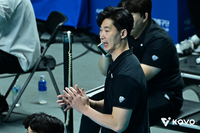 ‘3연승’ 도전하는 우리카드와 박철우 대행 “자만하지 않아야, KB손해보험 리시브 흔들 서브 공략에 신경”[현장인터뷰]