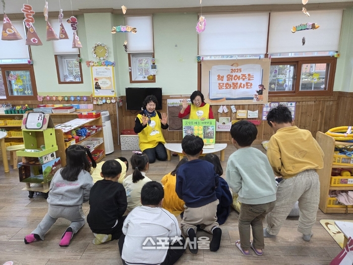 완주군립중앙도서관,  ‘올해 책 읽어주는 문화나눔단’ 단원 모집... 어린이·노인 등 문화소외계층 찾아 활동