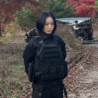 ‘모범택시3’ 전소니, 군복이 찰떡.. “비주얼은 청순, 눈빛은 살벌”