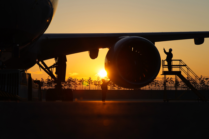 李, 나눠먹기식 공기업 쪼개기에 일침…공항공사 통합 실현 가능성은? [SS기획]