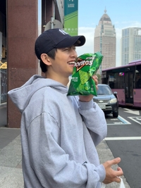 송중기, 비닐봉지 메고도 ‘힙스터’ 그 자체!