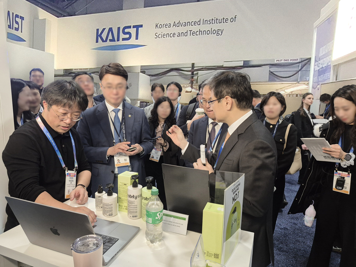 ‘그래비티 샴푸’ 북미·국내 홀렸다…아마존부터 완판 랠리