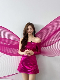 ‘핑크빛 날개 단 요정’ 이엘리야, ‘미스트롯4’ 접수한 바비인형 비주얼