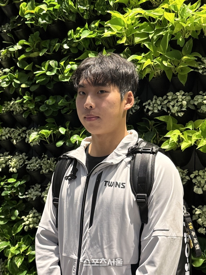 시속 153㎞ 강속구 투수에서 ‘포스트 오지환’으로…LG 추세현의 ‘당찬 변신’ [SS인천공항in]