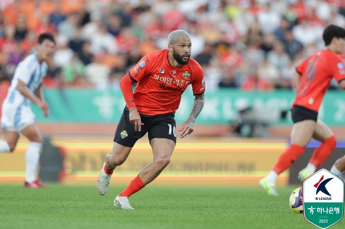 [단독]폭풍 영입하는 ‘승격팀’ 부천, 강원서 뛴 공격수 가브리엘로 최전방 ‘보강’