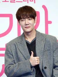 [포토]‘아기가 생겼어요’ 최진혁, 엄지 척!