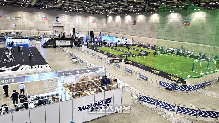 일산 킨텍스 제2전시장 10홀에서 10일부터 이틀간 열린 미즈노 페스타 2026 전경의 우측 절반. 사진 | 장강훈 기자 zzang@sportsseoul.com