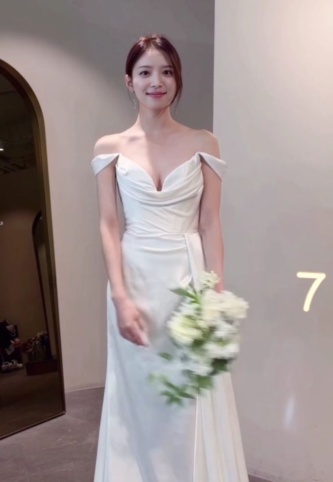 ‘하트시그널4’ 김지영, 웨딩드레스 9벌 소화하며 드러낸 ‘청순+글래머’ 라인