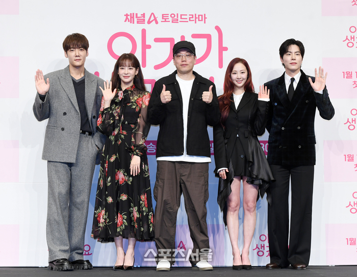 [포토]‘아기가 생겼어요’ 김진성 감독과 주연 배우들