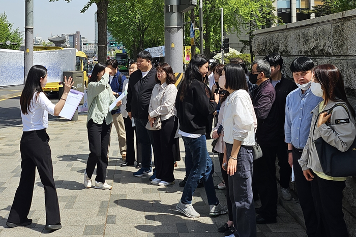 시범운영 현장에서 현장 운영 평가 중인 모습. 사진|한국도로교통공단