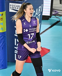 레베카 32득점 폭발, 42득점 모마 활약에도 흥국생명 3-1 승리…3연승+이제 2위와 동률