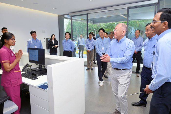 현대자동차그룹 정의선 회장이 2026년 새해 시작과 함께 중국, 미국, 인도를 잇달아 방문하며 글로벌 현장 경영에 나섰다. 사진 | 현대차