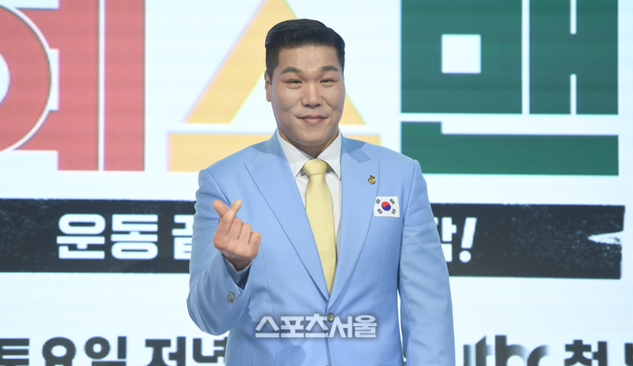 [포토] 서장훈 ‘귀여운 하트 포즈’