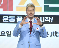 [포토] 김영광 ‘골키퍼 포즈로’