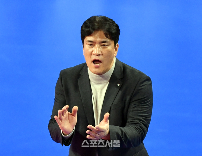 트레블 사령탑 차상현·검증된 코치 이숙자…6년 만의 국내 감독 선임, 여자배구 도약의 해로 삼는다