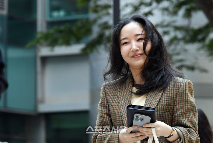 [정보/소식] 하이브 VS 민희진, 260억원 '쩐의 전쟁' 마침표…재판부 "2월 12일 선고” [SS현장] | 인스티즈