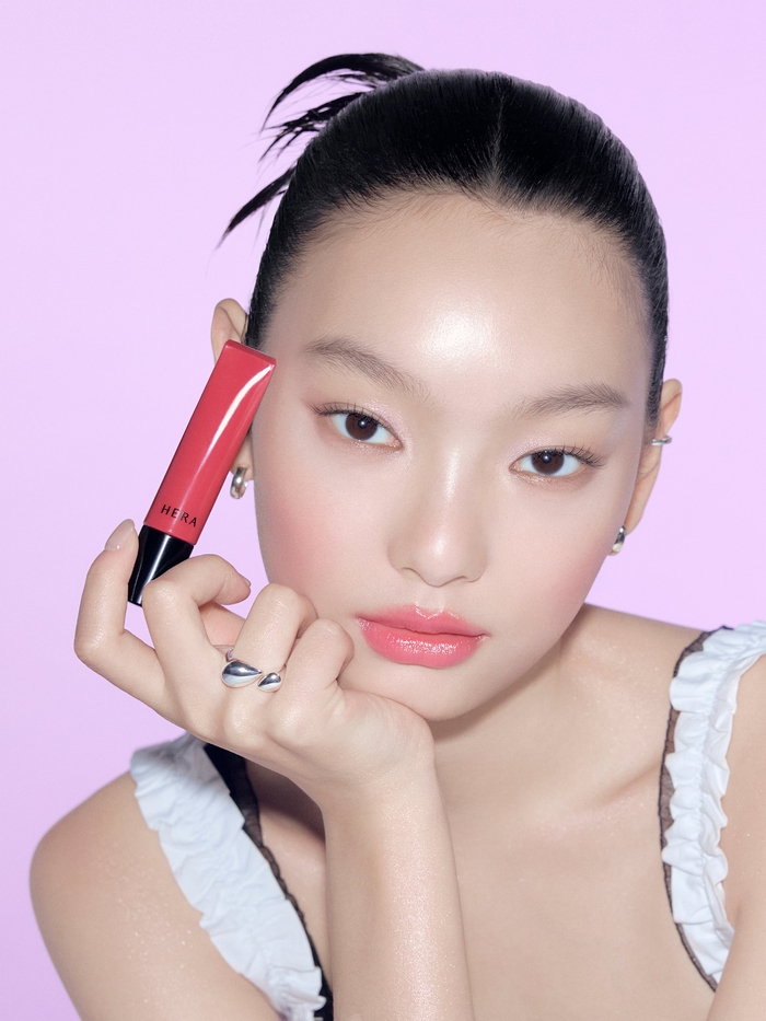 “밥 먹어도 끄떡없다”…헤라, 광채와 지속력 다 잡은 ‘틴티드 립 세럼’ 출시