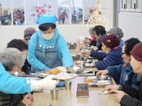 임영웅 팬클럽 ‘스터디하우스’ 누적 9767만원…부산연탄은행 밥상공동체 52회차 봉사