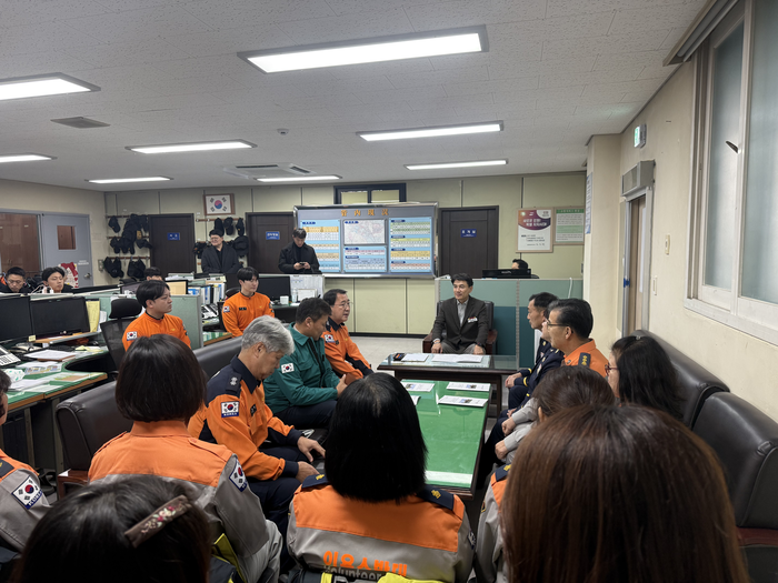 [강원소방]김진태 강원특별자치도지사, 원주소방서 단구119안전센터 격려 방문