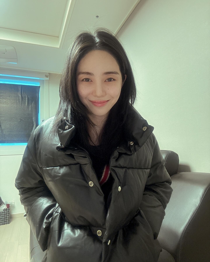 권민아, 새벽 SNS 소동에 사과 “붉게 나온 게 신기했을 뿐, 오해 말길”