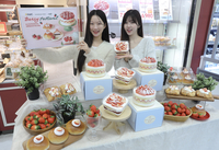 “논산 딸기와 빵의 만남”…이마트, 신세계푸드 “딸기 디저트” 출시