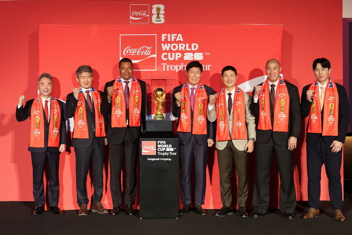 “2002년의 인연” 지우베르투 시우바, 월드컵 트로피와 함께 한국 방문