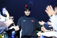 [포토]머리에 하트 단 허웅