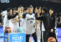 [포토]팀 코니, 감독 3점슛 콘테스트 이겼다!