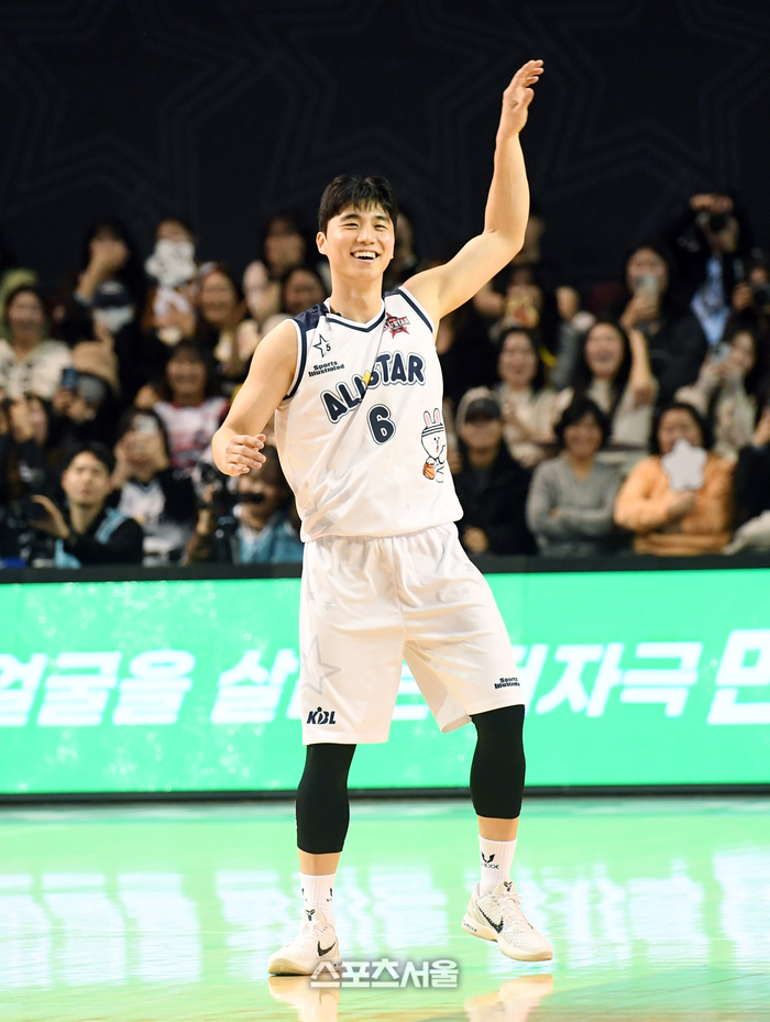 [포토]댄스 실력 뽐내는 박지훈