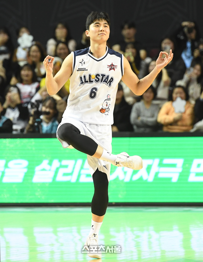 [포토]박지훈의 댄스 세리머니