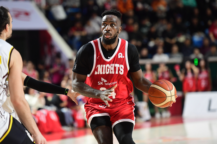 지난시즌 은퇴했으면 어쩔 뻔? 역시 워니는 ‘농구 神’, 후반기 SK 질주 이끈다 [SS시선집중]
