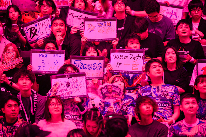 일본 도쿄에서 열렸던 2025 VCT 퍼시픽 스테이지2 결승전을 지켜보는 관중들 모습. 사진 | 라이엇 게임즈