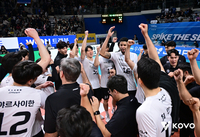 리시브 26개 버텨낸 신호진과 허리 ‘통증’ 안고 뛰는 허수봉…흔들리지 않는 현대캐피탈, 공격 1위 레오 있음에