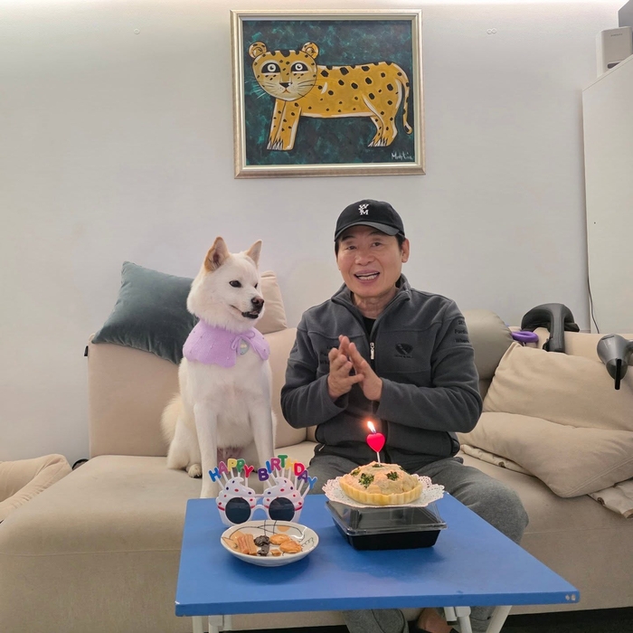 이연복 셰프, 반려견에 꿀 떨어지는 생일 파티...“반려견 바보 됐네”