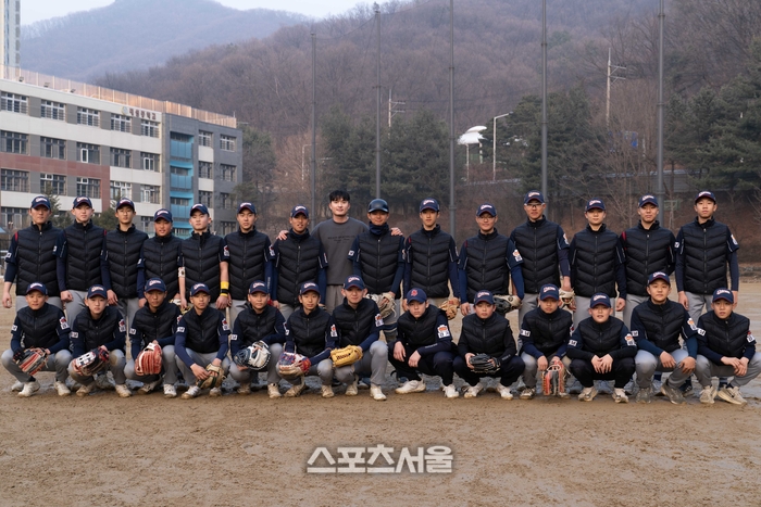 롯데 윤동희, 모교에 1000만원 넘는 기부했는데→왜 아무한테도 안 알렸나…알고 보니 [SS백스톱]