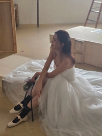 ‘49세’ 유선, 14년 만에 입은 웨딩드레스 자태 공개...딸도 함께!