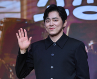 ‘거미♥’조정석, 구독자 50만 달성하자마자 ‘육아 휴직’…“큰 행복 찾아와”