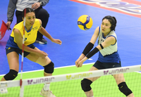 [포토]리시브 하는 현대건설 김연견