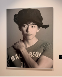 컴백 날짜 적고, 팬 메시지 읽고…뷔의 ‘ON-SITE’ 기록