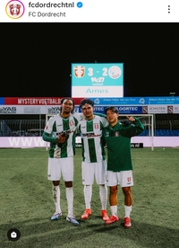 [영상]‘손흥민 빙의’ 19세 윤도영 코너킥 원더골! 실제 보니…절묘한 왼발 킥→궤적