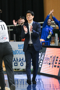 시즌 첫 3연승+4위 도약 보인다! 삼성생명 하상윤 감독 “4Q 막판 힘내준 선수들 덕분”…최윤아 감독은 “나부터 정신 차려야” [SS용인in]